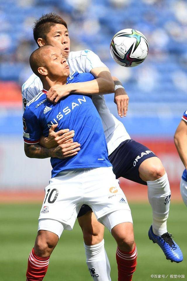 包含阿美尼亚失误导致洛里昂遭遇主场失败的词条