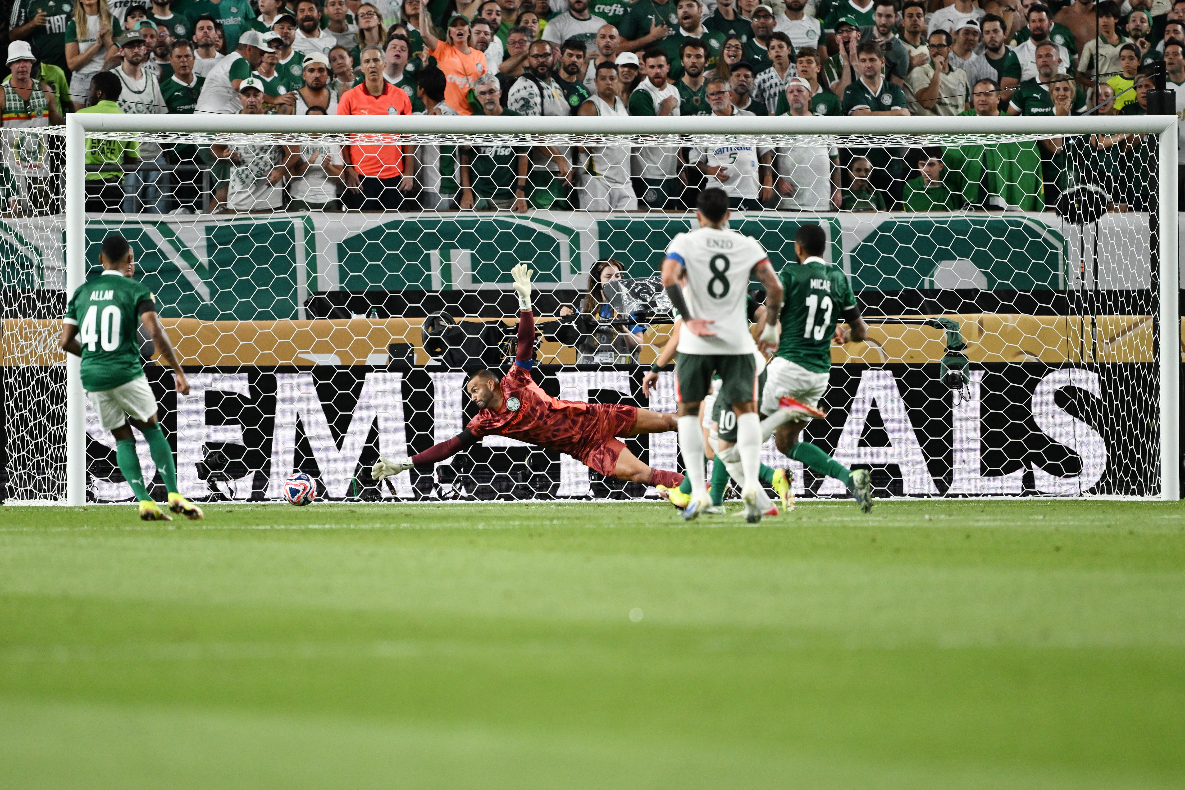 世俱杯-古斯托造乌龙绝杀切尔西2-1进四强