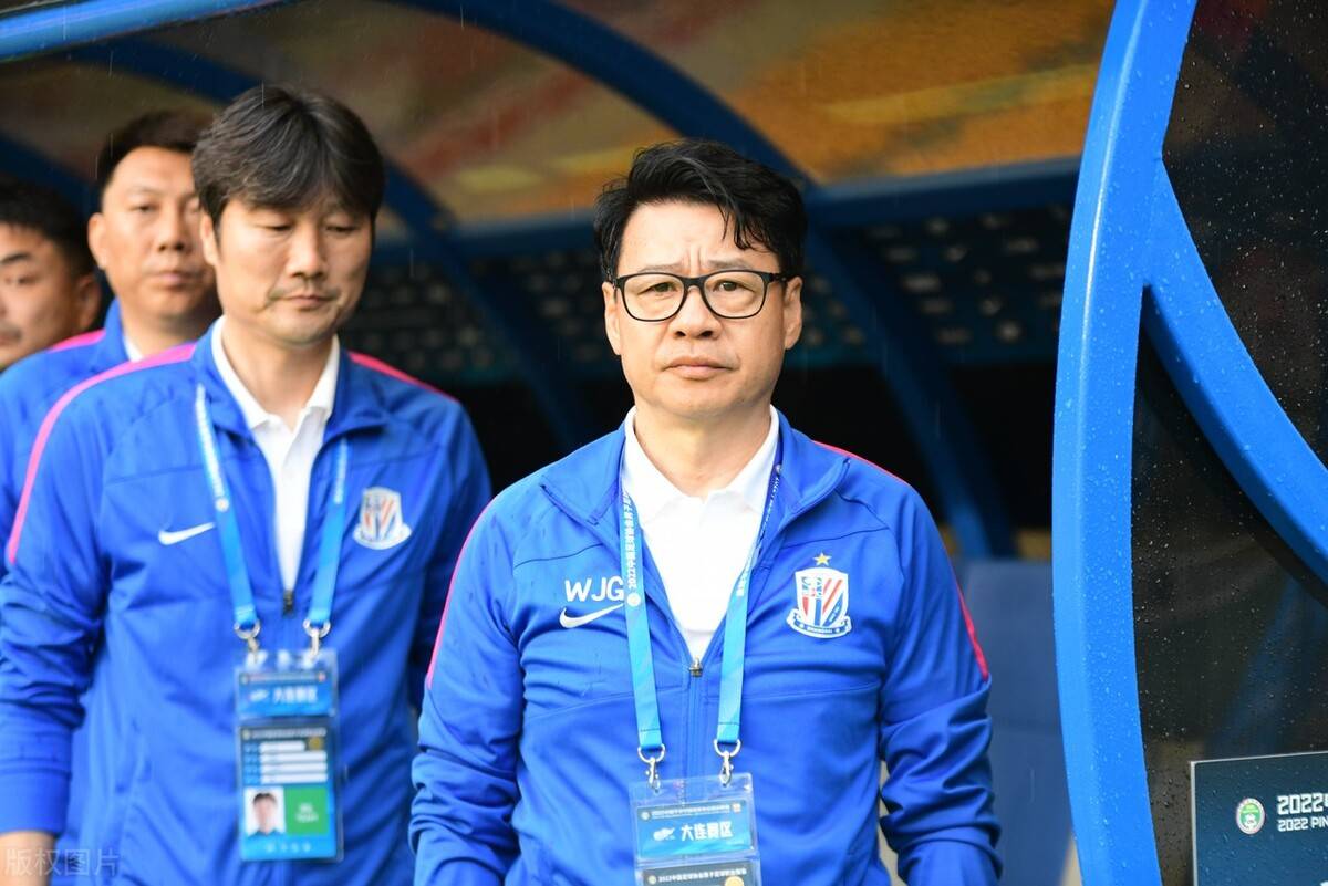 冯潇霆回忆首次参加世俱杯：被拜仁揍得不行了