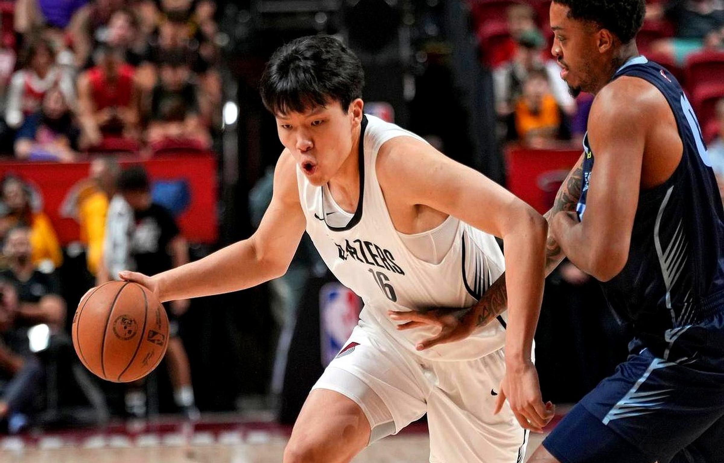 NBA夏联-杨瀚森10+5+5失误开拓者负灰熊